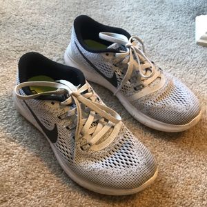Women’s Nike shoes 5.5